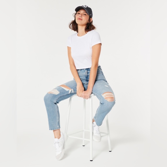 Hollister Curvy High Rise Ripped Mom Jeans Blue Denim Size 28 Short - Picture 2 of 16